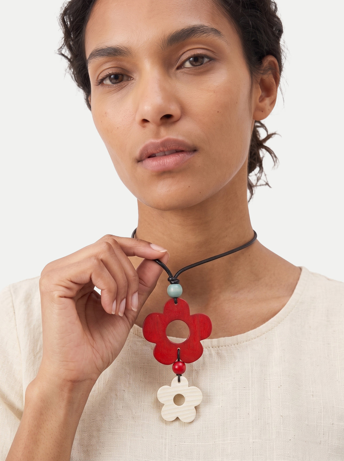 Halo Flora Crimson Necklace